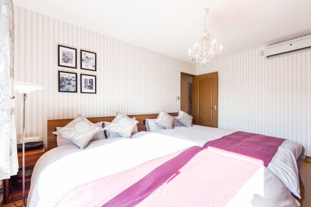 The Worldwide House Private Vacation Home, Non Smoking 6