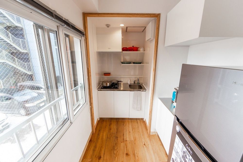 The East Avenue Private One Floor Apartment, Non Smoking 10