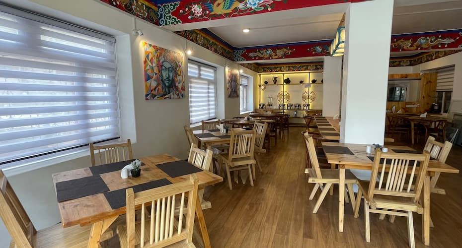 Restaurant/Dining