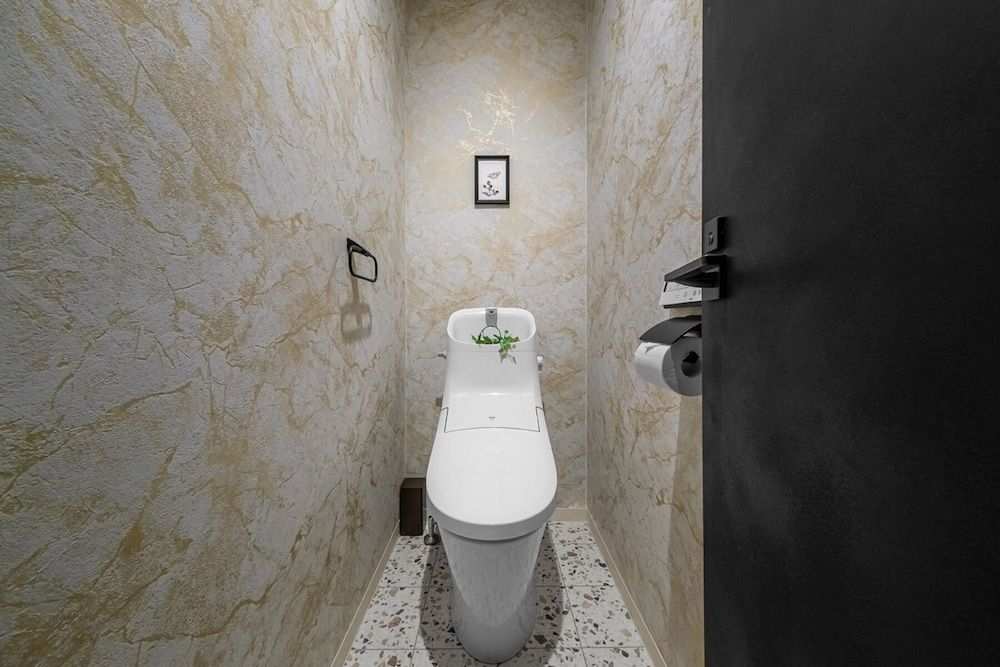 The Secret Condo, Non Smoking 8