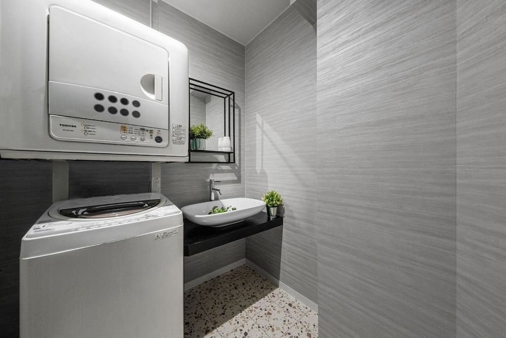 The Secret Condo, Non Smoking 13