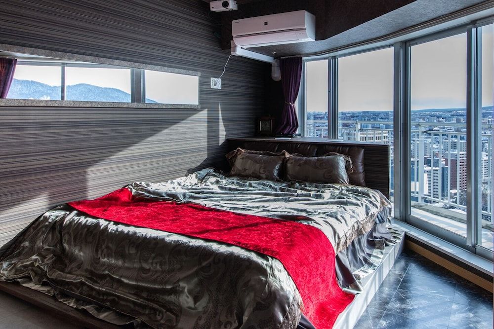 METEOR SHOWER Romantic Double or Twin Room 9