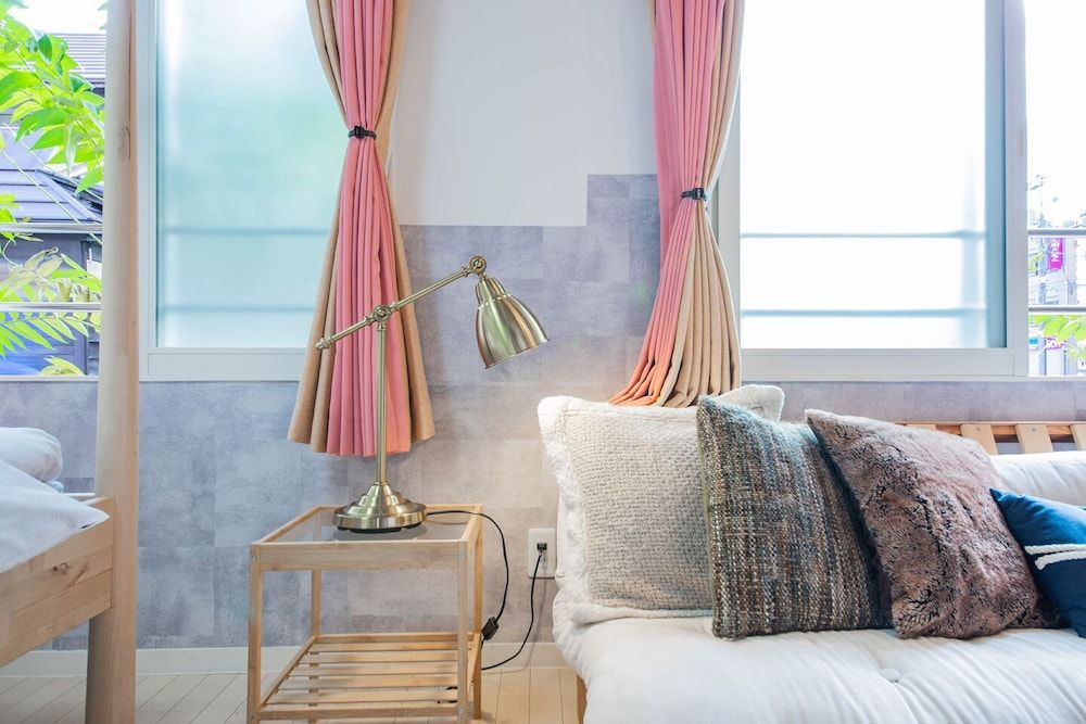 CLASSE TROIS Apartment 10