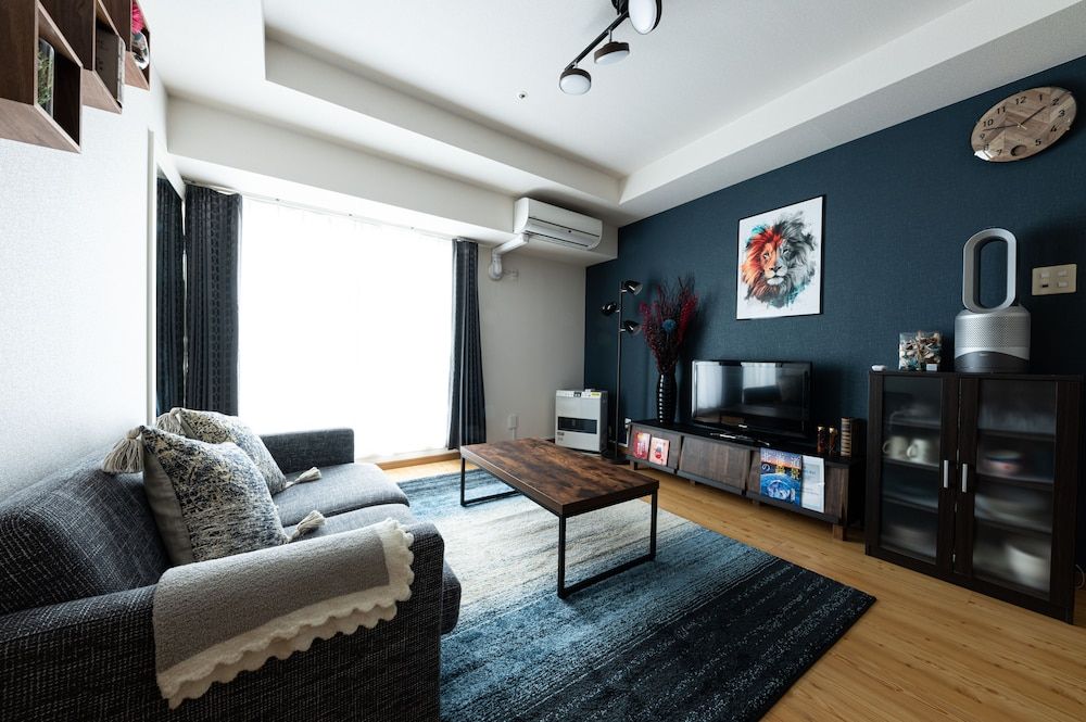 undefined AMS TOWER 2