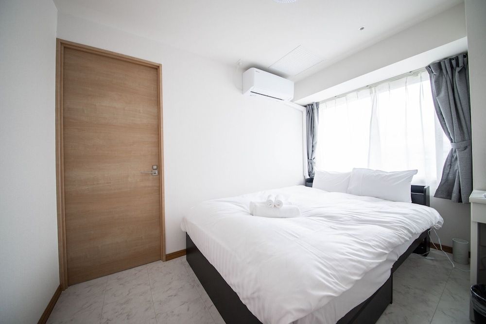 PRIMAL 2002 Basic Apartment 12