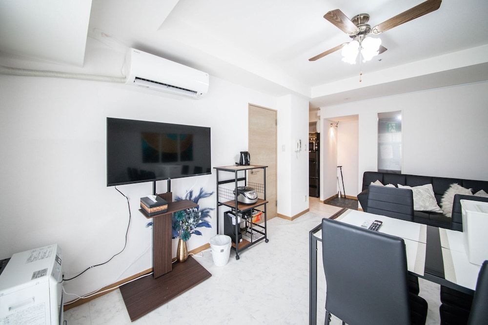 undefined PRIMAL 2002