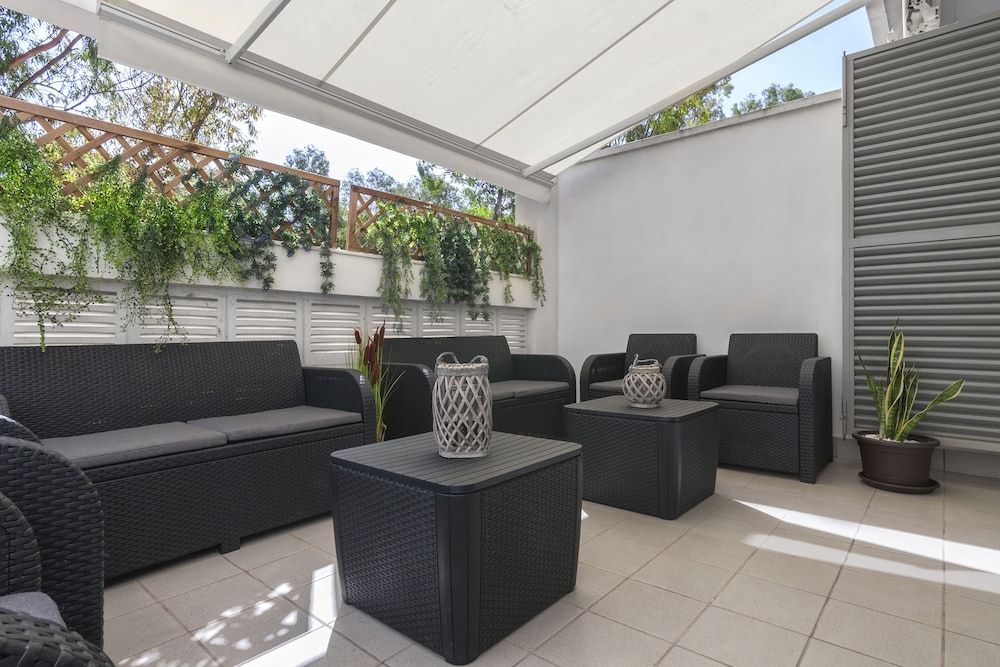 Standard Apartment, 3 Bedrooms, Terrace, Poolside