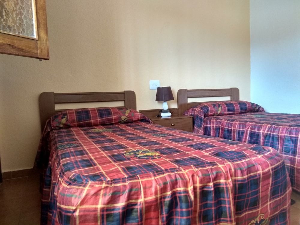 Basic Twin Room, Private Bathroom