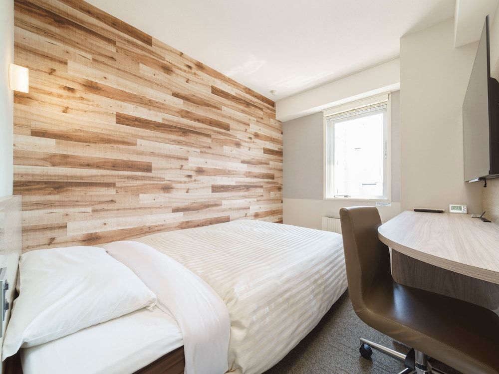 Single Room, Smoking