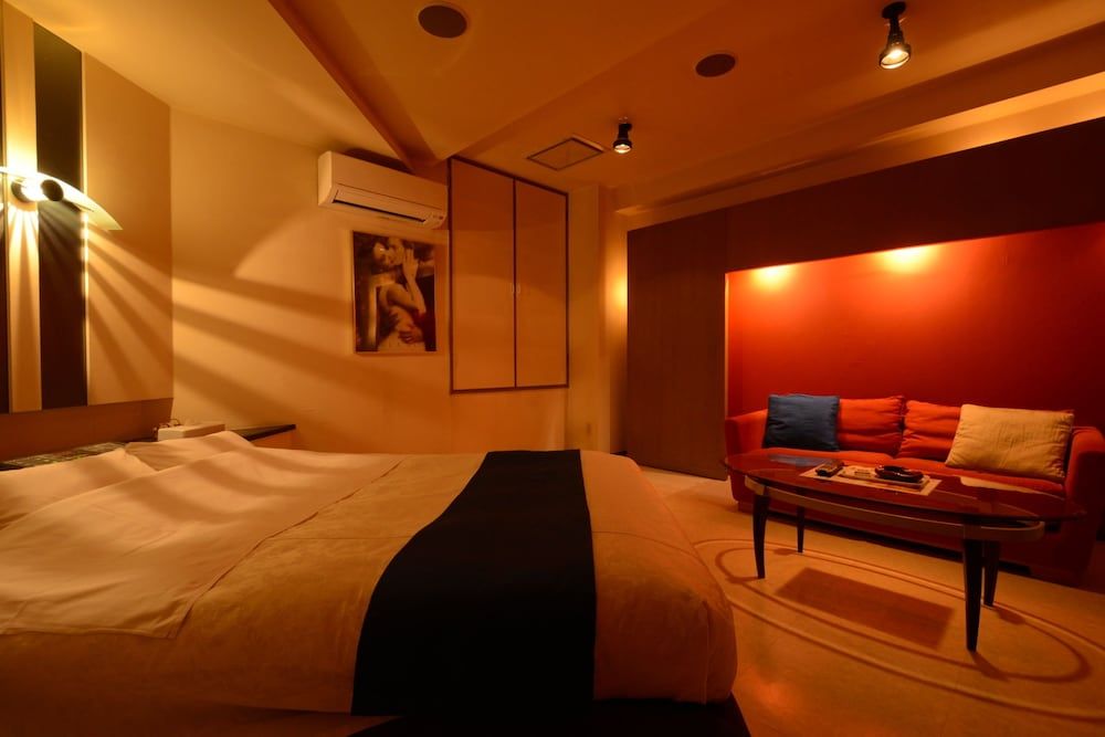 Standard Double Room, Smoking (Check-In After 9 PM, 211)