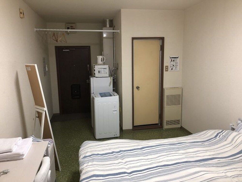 Room 207, Non Smoking