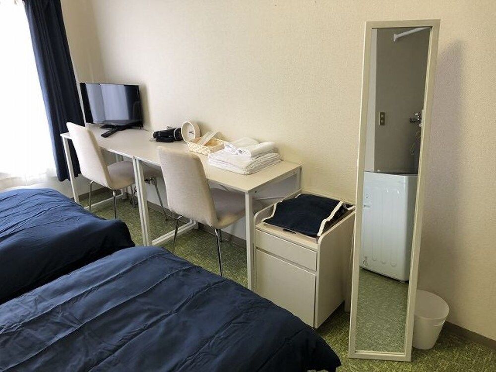 Room 302, Non Smoking