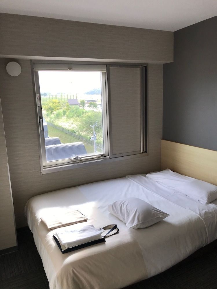 Single Room, Smoking