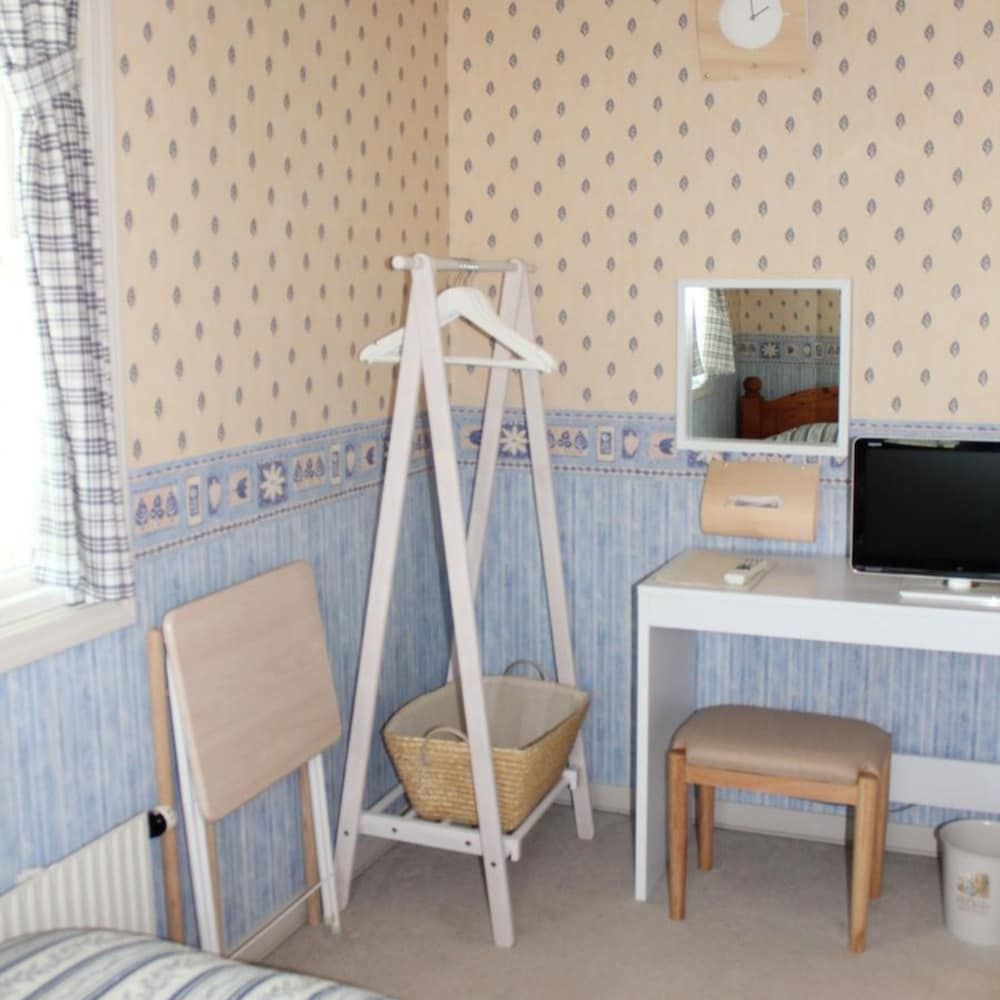 Standard Room with Shared Bathroom