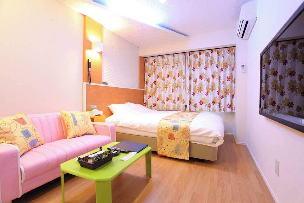 undefined TOWN HOTEL Forty One