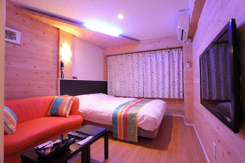 undefined TOWN HOTEL Forty One 2