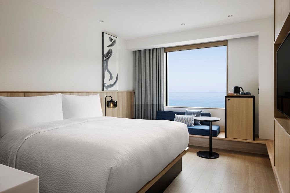 Standard Double Room, 1 King Bed, Ocean View