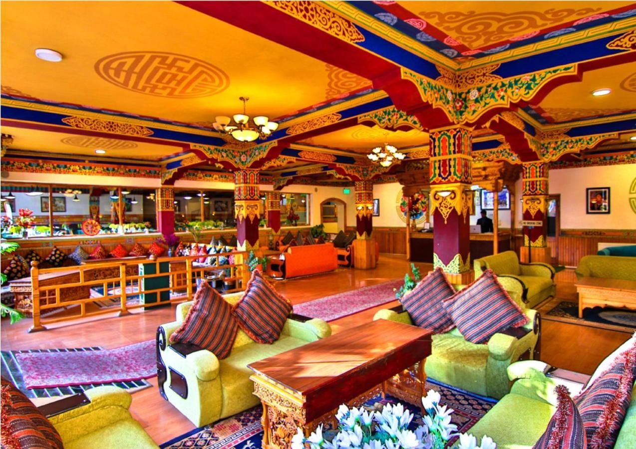 undefined Hotel Shangrila 4