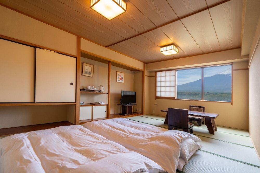 Deluxe Room, Non Smoking, Mountain View