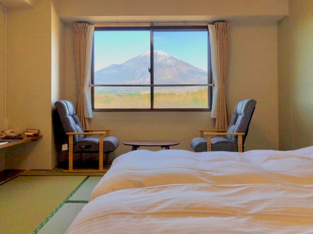 Standard Twin Room, Non Smoking, Mountain View