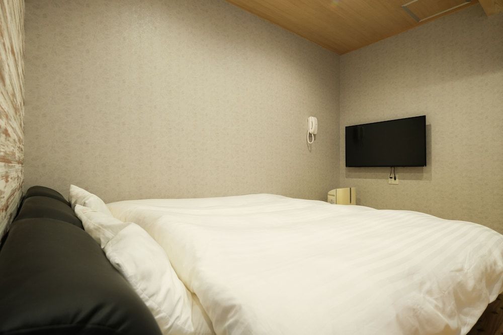 Basic Twin Room