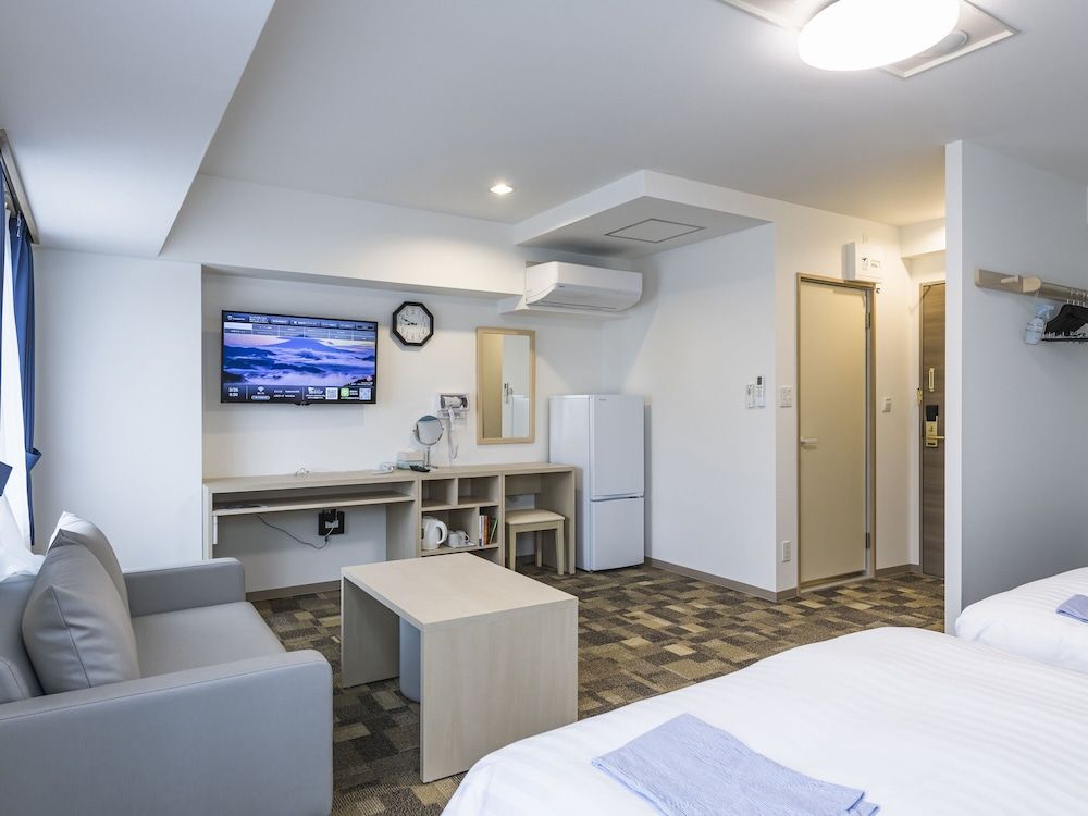 Toyoko Inn Nagano-eki Higashi-guchi Standard Triple Room, Smoking 8