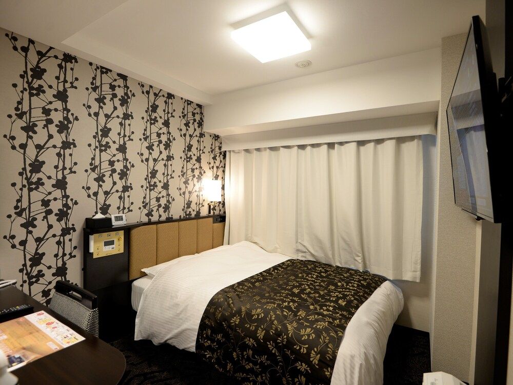 Standard Single Room, Smoking