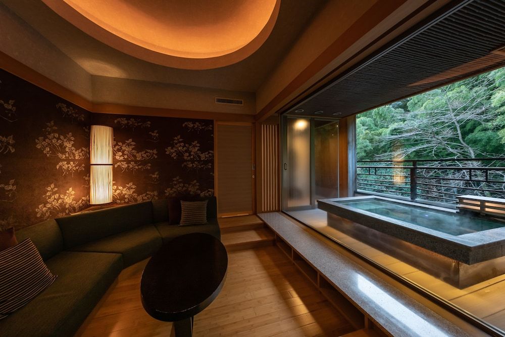 undefined Hakone Kamon 10