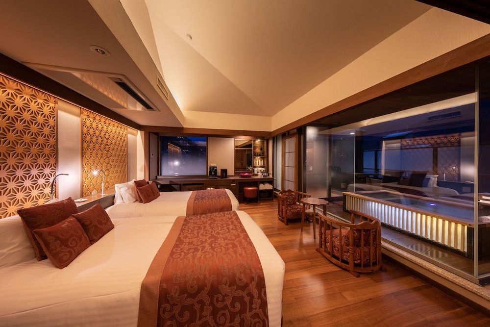 undefined Hakone Kamon 7