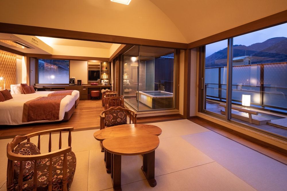 undefined Hakone Kamon 9