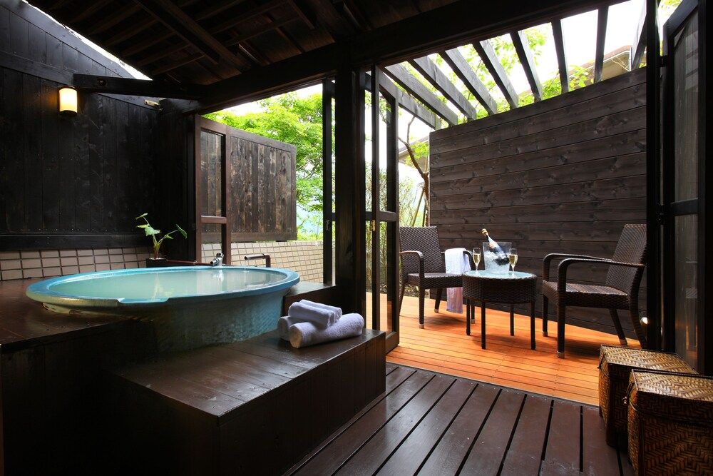 Fontaine Bleau Sengokutei Room 204 with Private Open-air Bath 2