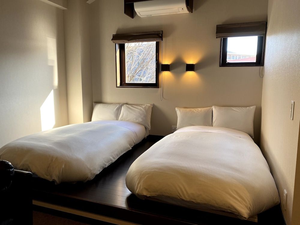 Hakone Kuoritei Economy Twin Room