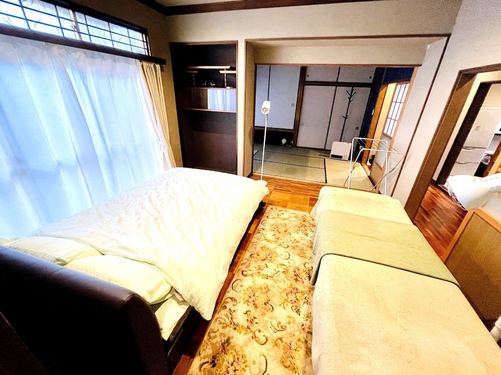 undefined Hakone Lake Side Villa & Hot Springs 6