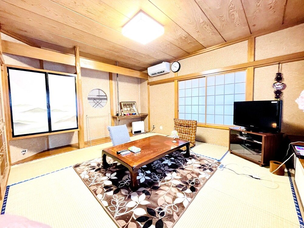 undefined Hakone Lake Side Villa & Hot Springs 10