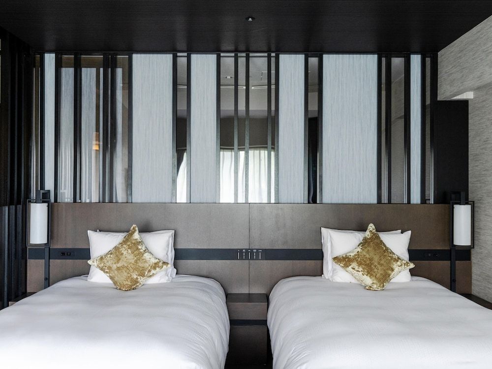 Hakone Gora KARAKU East Wing with Open-Air Bath Western Style /  Japanese Dinner Entry 19:00-20:00 2