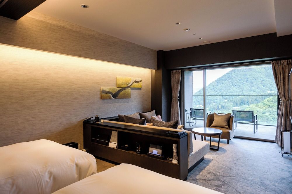 Hakone Gora KARAKU East Wing Upper Floor-Twin Room with Open-Air Bath Western Style / Japanese Dinner Entry 19:00-20:00 2