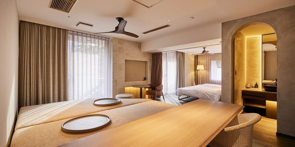 HAKONE Funny hours Basic Condo, 5 Bedrooms, Balcony 11