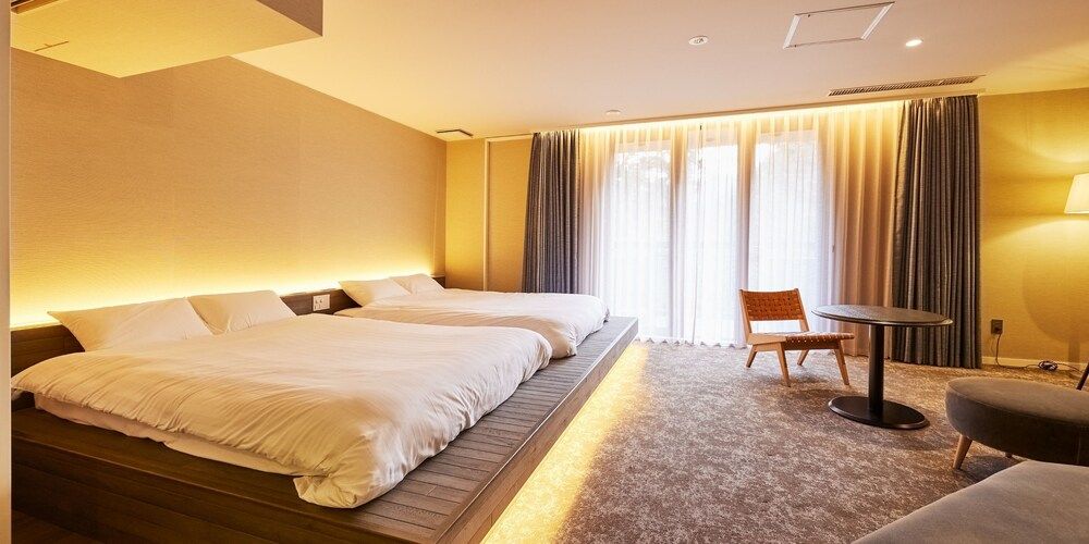 HAKONE Funny hours Basic Condo, 5 Bedrooms, Balcony 5
