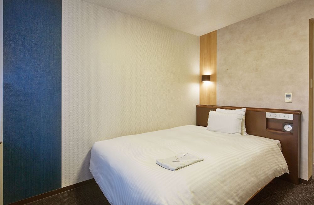 Standard Single Room, Smoking