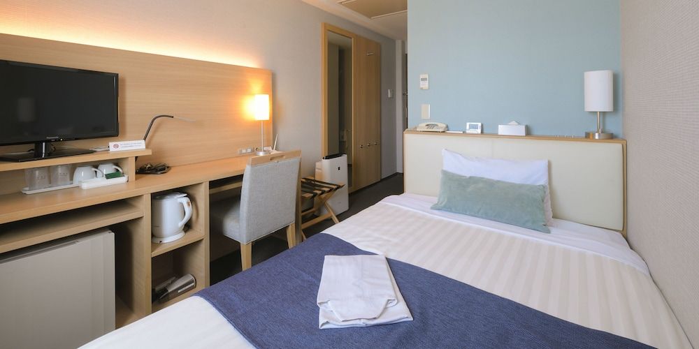 Deluxe Room, Smoking (Small Double, Late Check-Out until 12 PM)