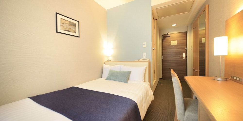 Deluxe Room, Smoking (Small Double, Late Check-Out until 12 PM)
