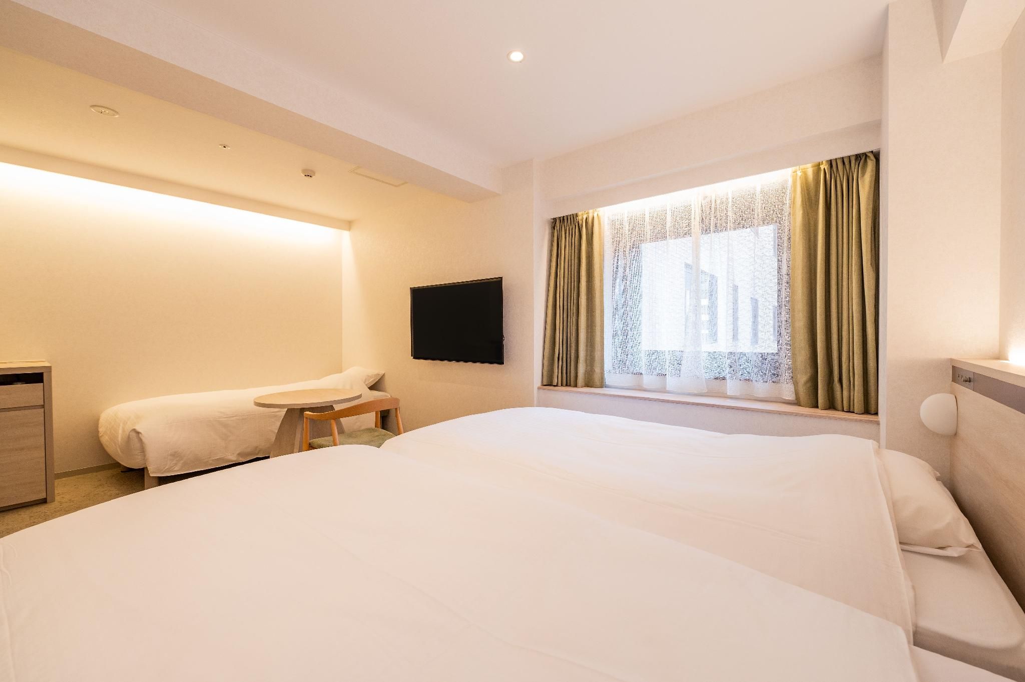 Main Building Deluxe Twin Room for 3 People - Non-Smoking