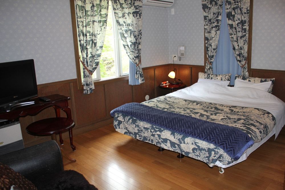 Inn The Mist