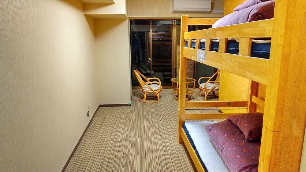 Economy Twin Room, Shared Bathroom