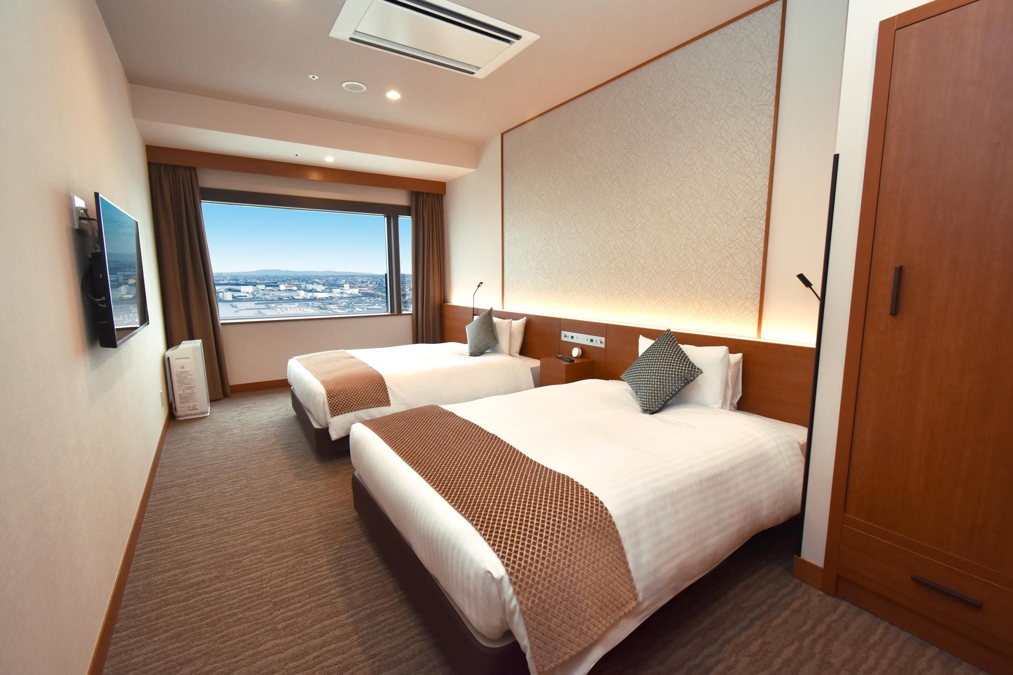 Deluxe Bay View Triple Room