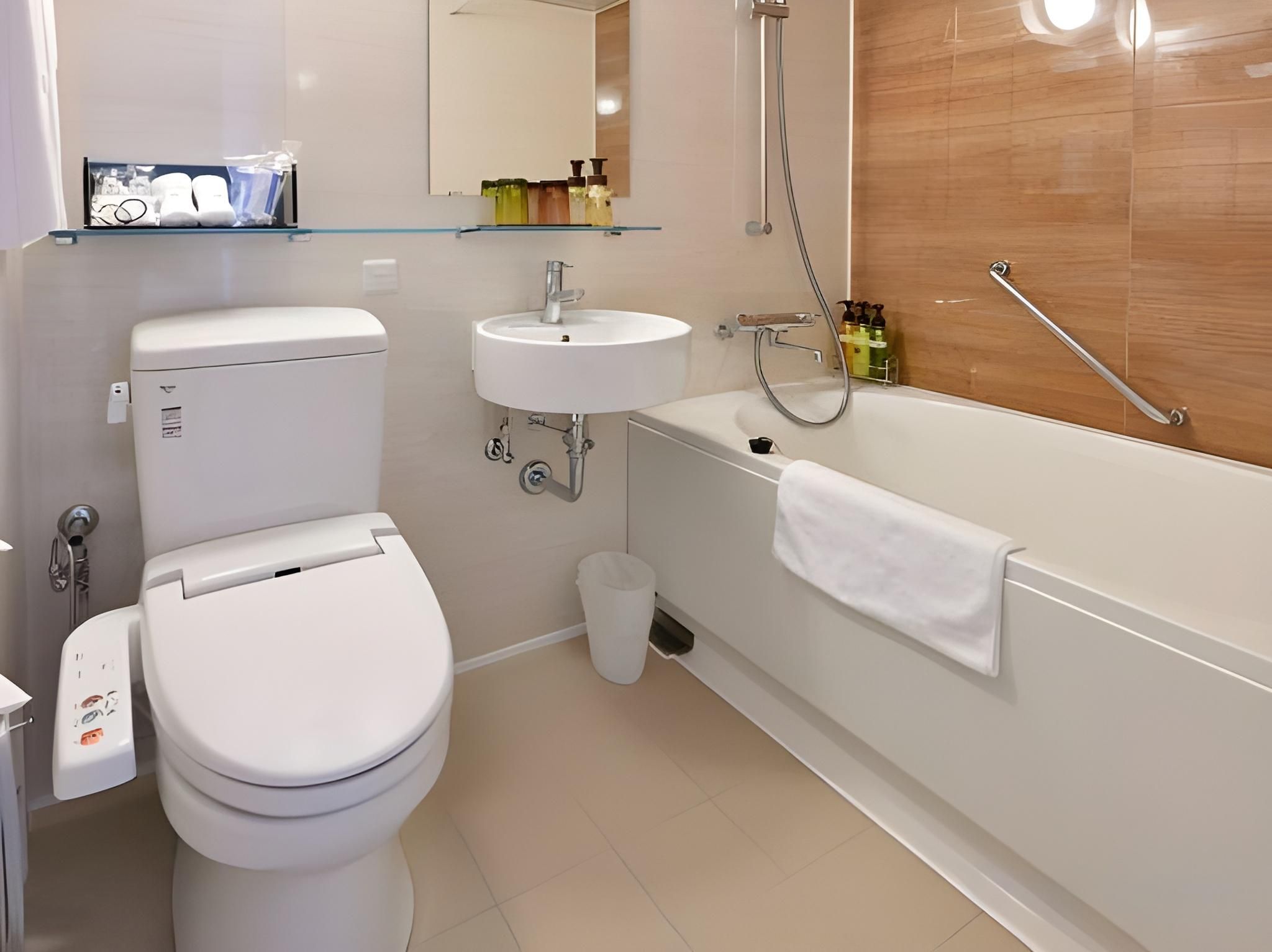 Superior Twin Bay View Room