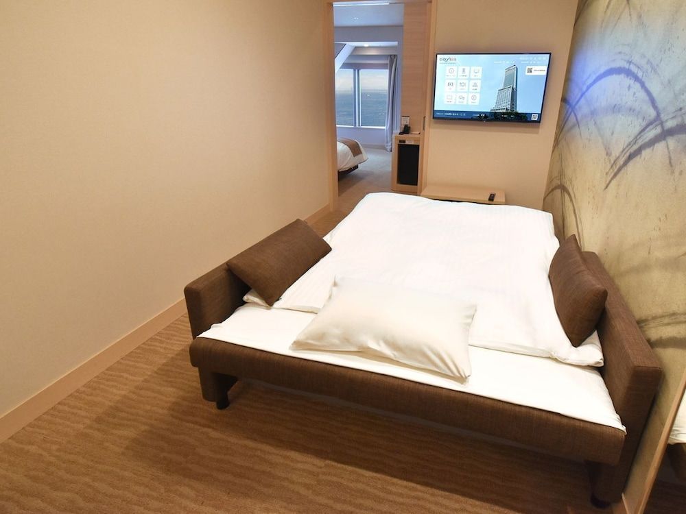 undefined Odysis Suites Osaka Airport Hotel 7
