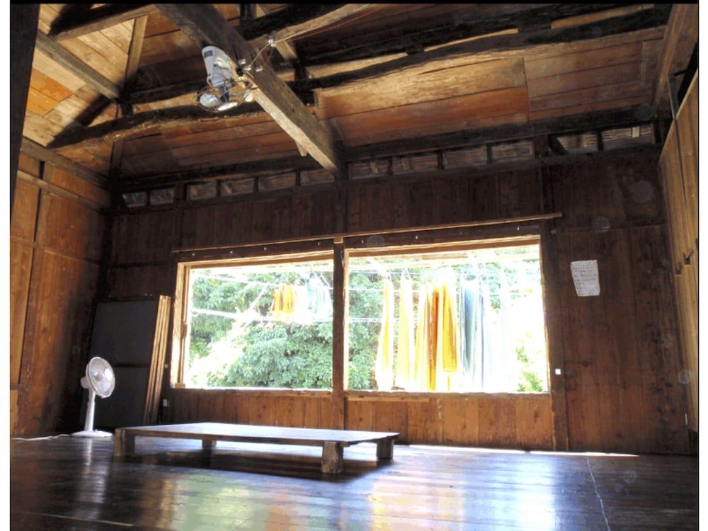 Shared Dormitory, Women only