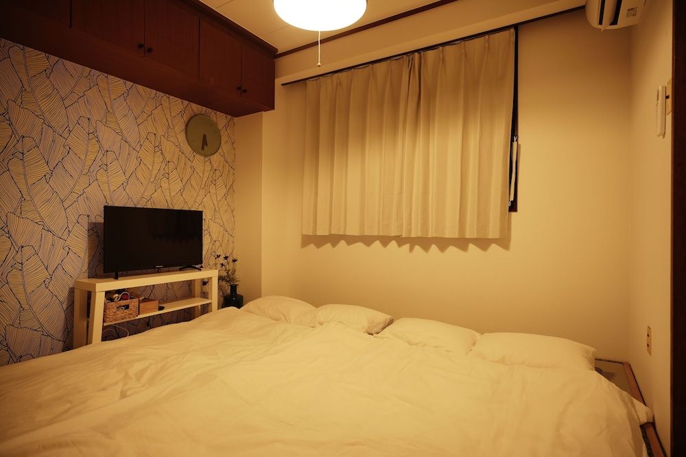 2 Bedrooms Apartment 3C (Room 203)
