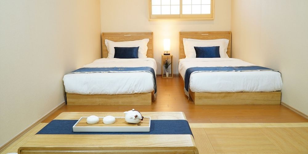 Western Style Room, 2 Twin Beds with Shared Bathroom